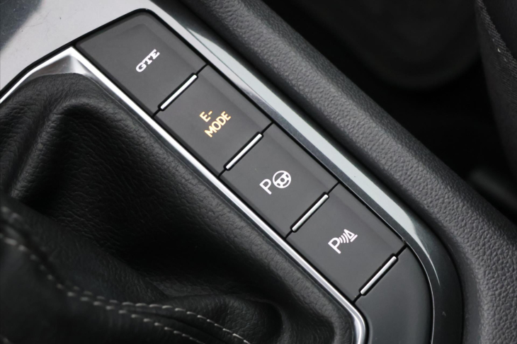 Volkswagen Tiguan 1,4 TSI PHEV 180kW R-Line DPH