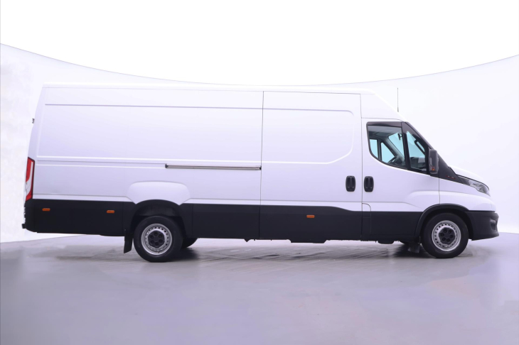 Iveco Daily 3,0 35S18 132kW L4H2 DPH