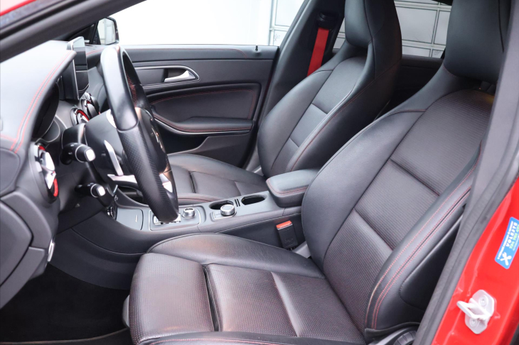 Mercedes-Benz CLA 2,0 45 AMG 280kW 4Matic H&K