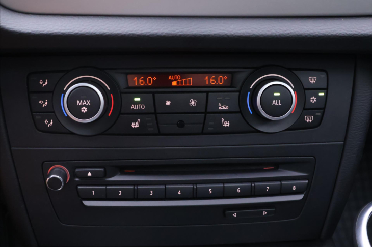 BMW X1 2,0 xDrive20d 130kW Xenon Navi