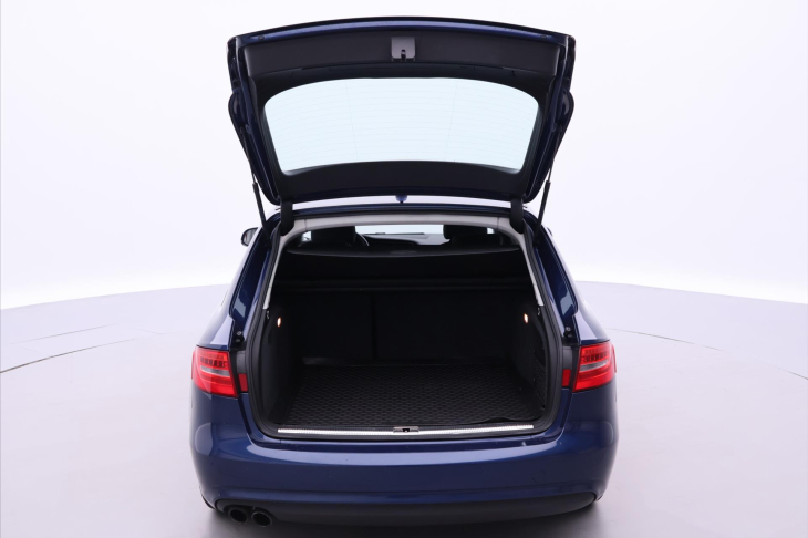 Audi A4 2,0 TDI 110kW Aut. CZ Xenon