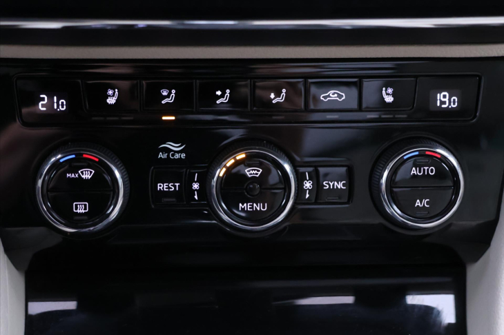 Škoda Superb 2,0 TDI 4x4 DSG L&K Matrix DPH