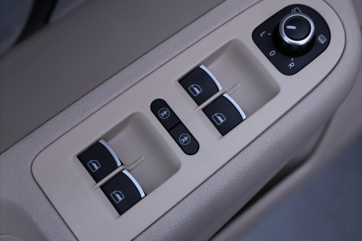 Volkswagen Sharan 2,0 TDI 100kW Highline Navi