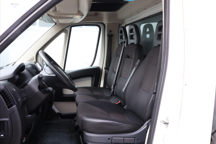 Peugeot Boxer 2,0 BlueHDI 120kW Spaní CZ DPH