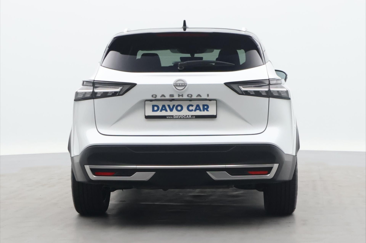 Nissan Qashqai 1,3 DIG-T 116kW Tekna 4WD CZ Záruka