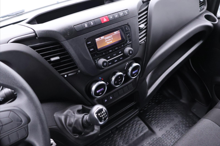 Iveco Daily 2,3 115kW L2H2 DPH