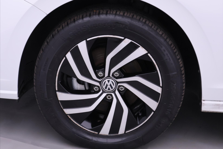 Volkswagen Bora E-Bora 100kW Automat