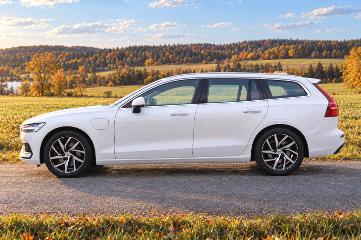 Volvo V60 2,0 B5 AWD Momentum Pro AT DPH