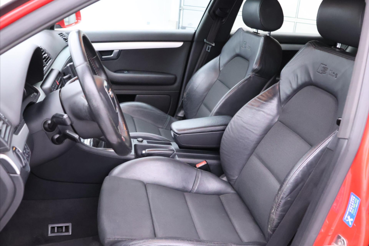 Audi A4 2,7 TDI 132kW S-Line Xenon