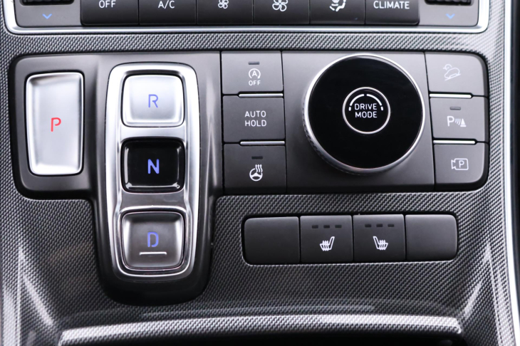 Hyundai Santa Fe 2,2 CRDI 142kW CZ 1.Maj DPH