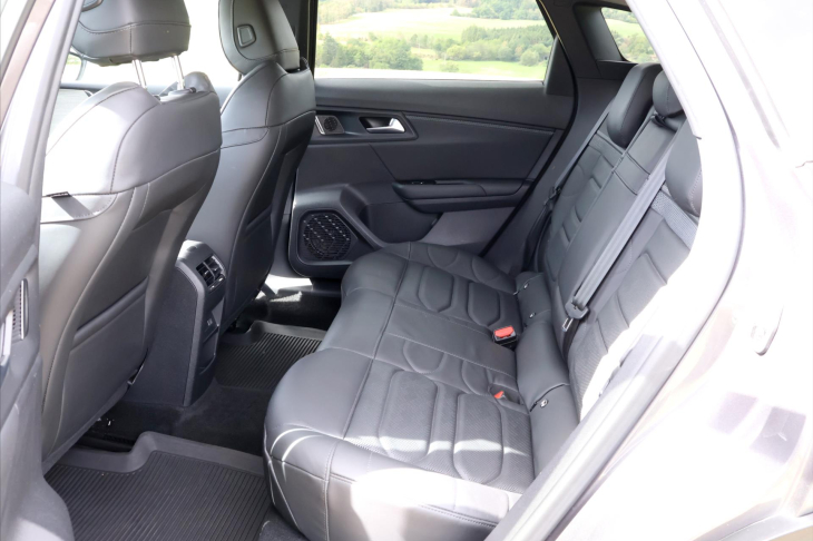 Citroën C5 X 1,6 PT 180k CZ Exclusive DPH
