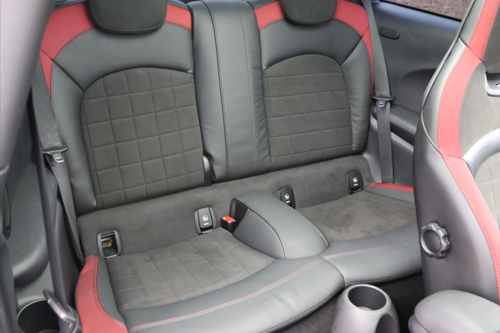 Mini Cooper 2,0 JCW 170kW H&K Chilli 1.Maj