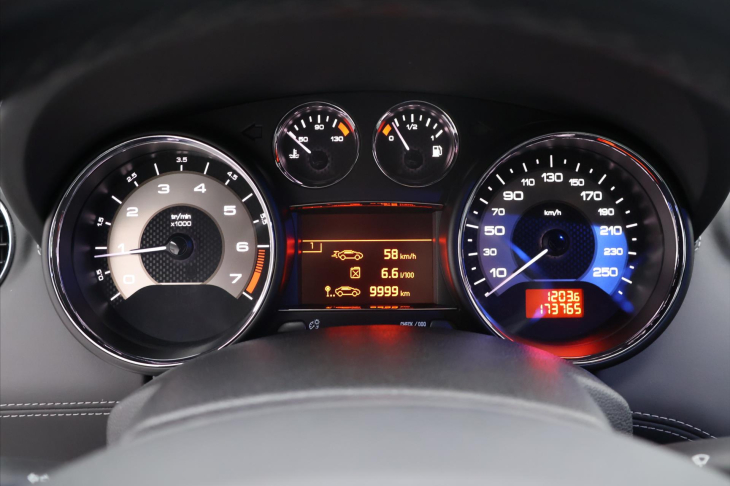 Peugeot RCZ 1,6 16V 147kW Allure Navi