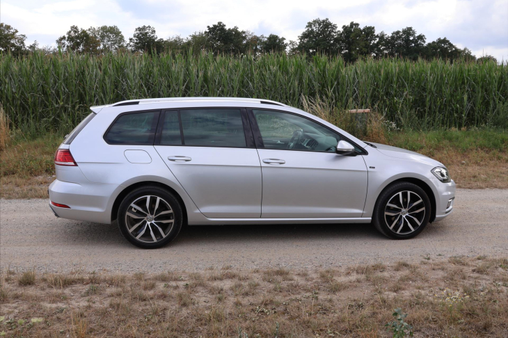 Volkswagen Golf 2.0 TDI 110kW DSG LED Join Tažné
