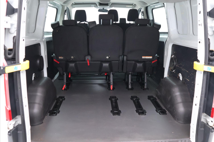 Ford Transit Custom 2,0 TDCi 96kW 6-Míst CZ DPH