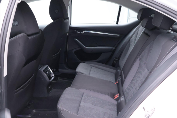 Škoda Octavia 2,0 TDI 110kW DSG Style CZ DPH