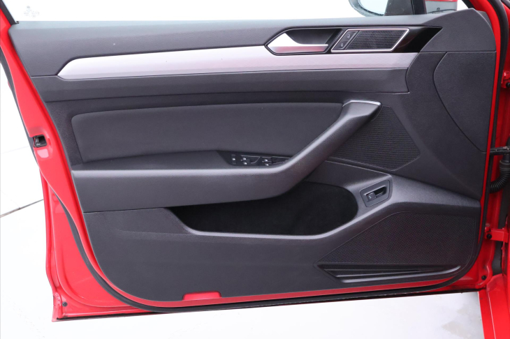 Volkswagen Passat 2,0 TDI DSG Business Panorama