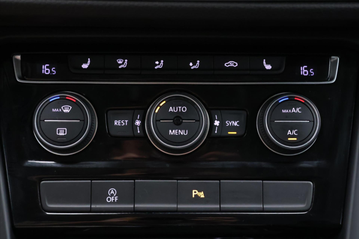 Volkswagen Touran 2,0 TDI 110kW DSG Comfort DPH