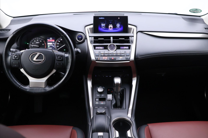 Lexus NX 300h 2,5 145kW Aut. 4WD Luxury DPH