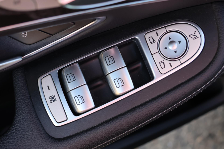 Mercedes-Benz Třídy C 2,0 200 T AMG LED Navi Kůže