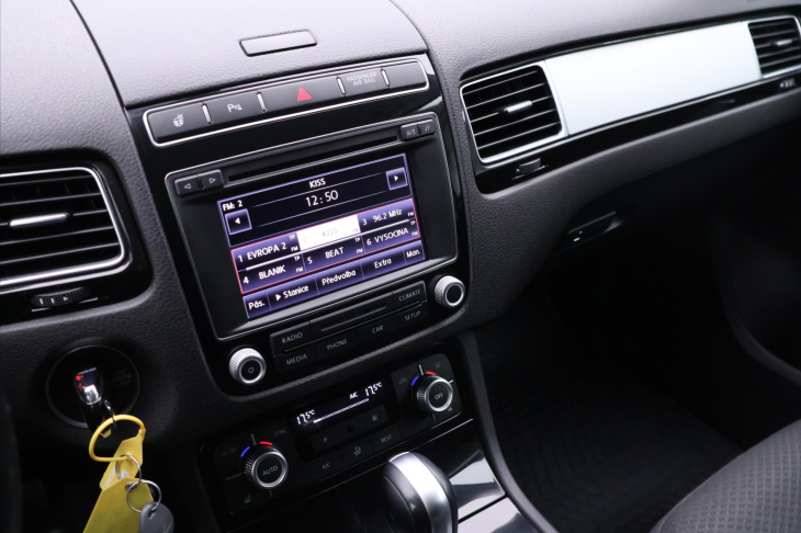 Volkswagen Touareg 3,0 TDI 193kW 4x4  Tažné CZ