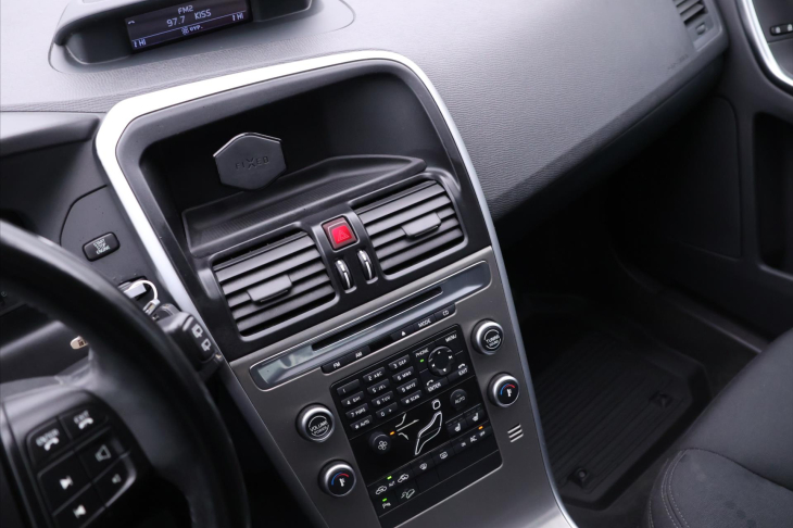 Volvo XC60 2,4 D5 151kW AWD Kinetic CZ