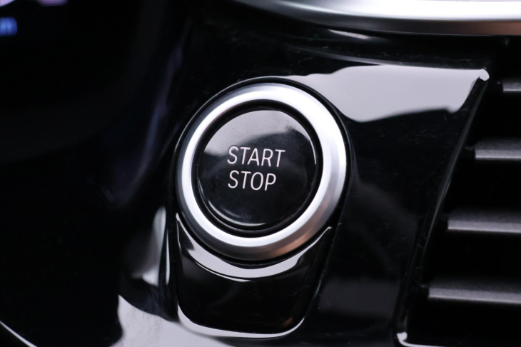 BMW Řada 5 2,0 530e xDrive 135kW CZ DPH