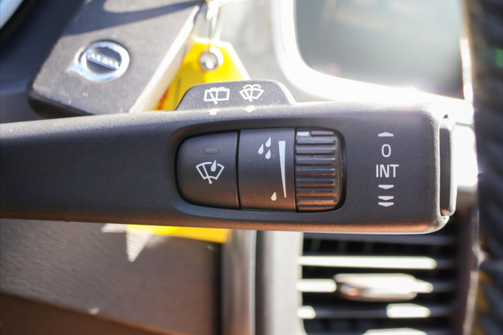 Volvo V40 2,0 D2 Aut. Cross Country 1Maj