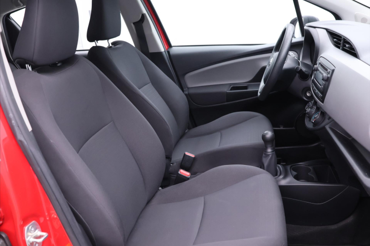 Toyota Yaris 1,0 VVT-i 51kW Entry Serv. kniha