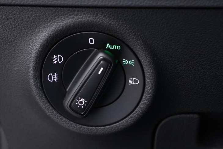 Škoda Karoq 2,0 TDI 110kW Virtual LED 1.Maj DPH