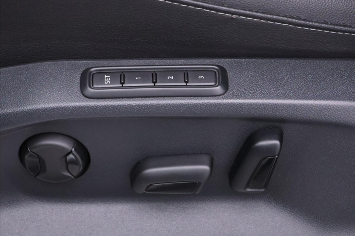 Volkswagen Tiguan 2.0 TDI 140kW CZ R-Line 4Motion