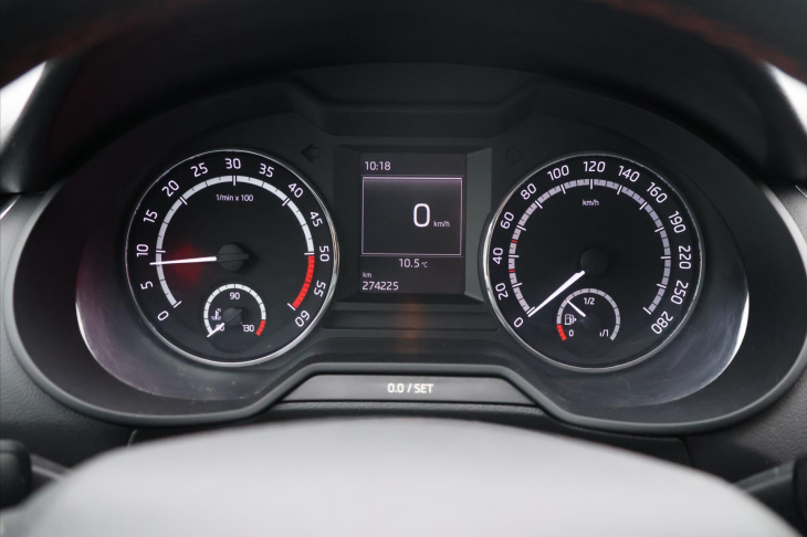 Škoda Octavia 2,0 TDI 135kW Webasto Tažné RS