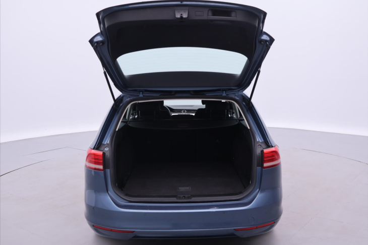 Volkswagen Passat 1,6 TDI Comfortline Navi DPH