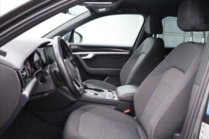 Volkswagen Touareg 3,0 TDI 170kW CZ DPH 1.Maj.