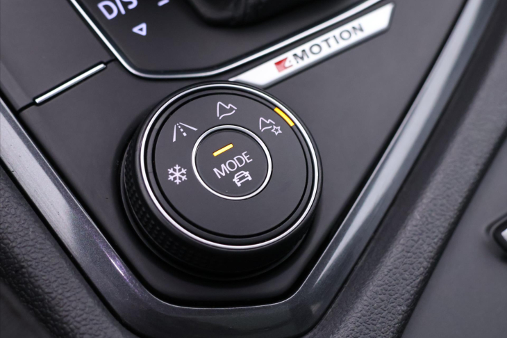 Volkswagen Tiguan Allspace 2,0 TDI DSG R-line 4M 1Maj DPH