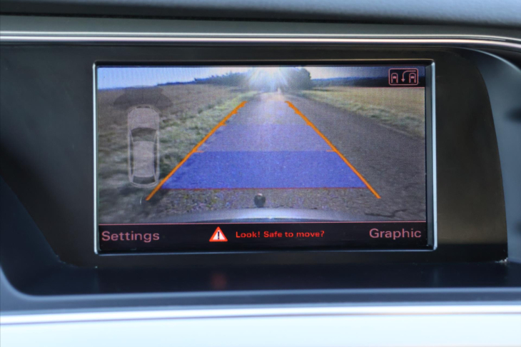 Audi A4 2,0 TDI 130kW Quattro S line