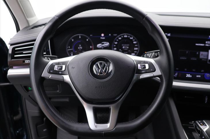 Volkswagen Touareg 3,0 TDI 210kW 4M LED DPH CZ