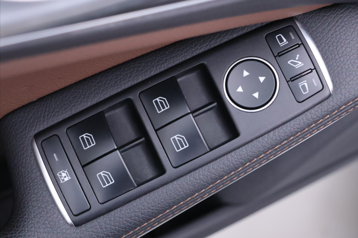 Mercedes-Benz CLA 2,0 45 AMG 280kW 4Matic