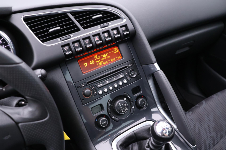 Peugeot 3008 1,6 THP 115kW Premium Pano CZ