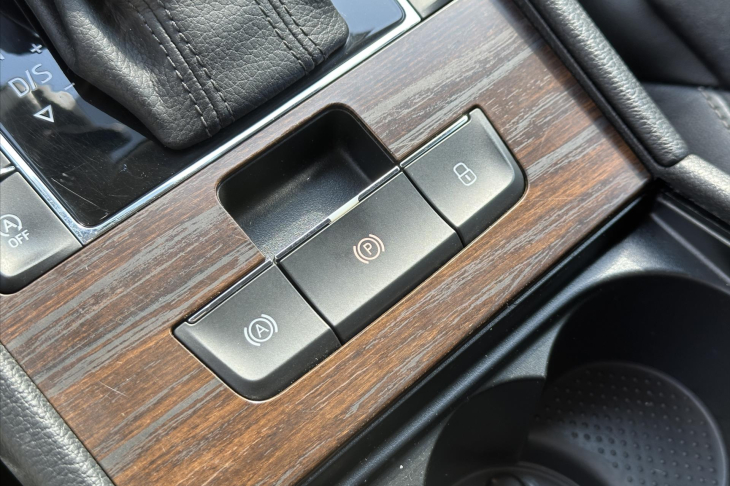 Škoda Superb 2,0 TDI 140kW DSG Scout 4x4 CZ