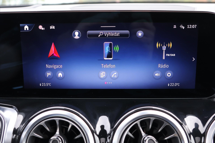 Mercedes-Benz GLB 2,0 220 4MATIC AMG Premium Plus