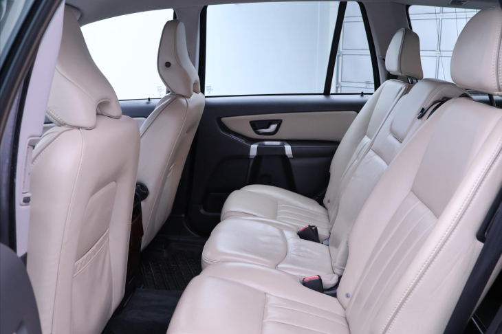 Volvo XC90 2,4 D5 147kW AWD Summum 7-Míst