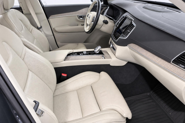 Volvo XC90 2,0 B5 173kW CZ 4X4 DPH Inscription