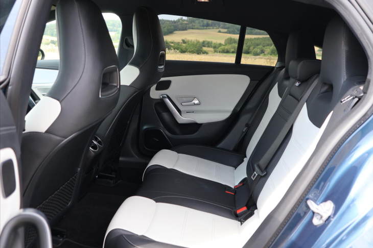 Mercedes-Benz CLA 2,0 35 AMG 225kW 4Matic DPH CZ