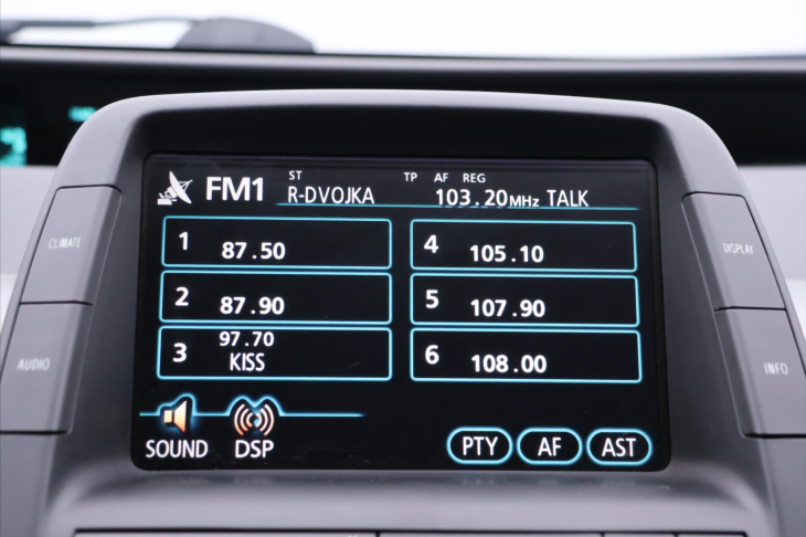 Toyota Prius 1,5 57kW Klima Hybrid Nová baterie