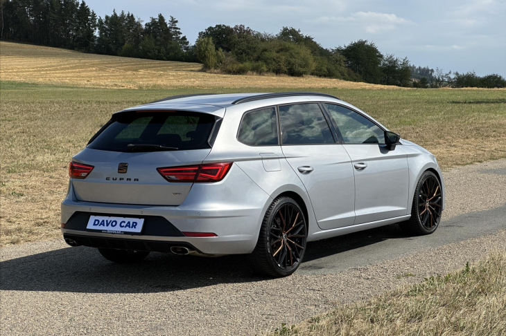 Seat Leon 2,0 TSI Cupra 221kW 4Drive DSG