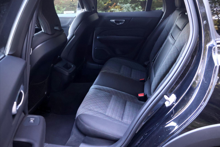 Volvo V60 2,0 B4 AWD Cross Country DPH