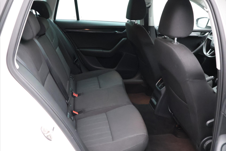 Škoda Octavia 1,6 TDI 85kW DSG Style LED CZ