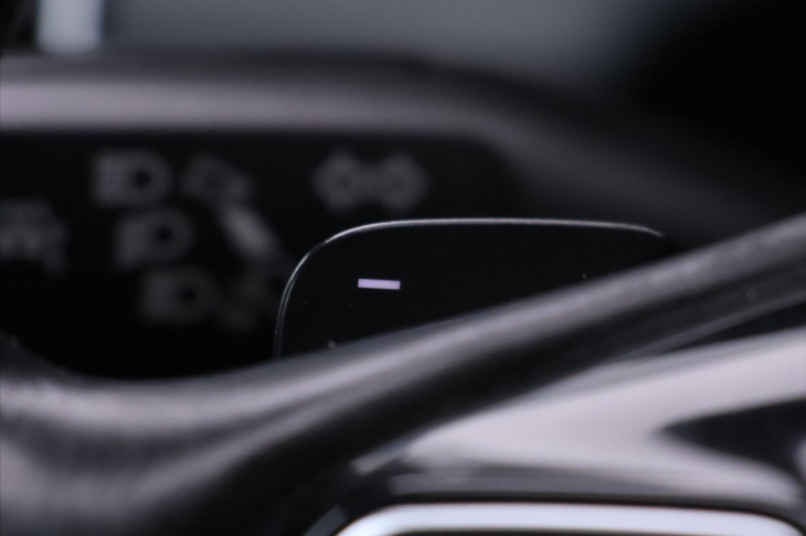 Volkswagen Touareg 3,0 TDI V6 DSG R-LINE CZ 4M