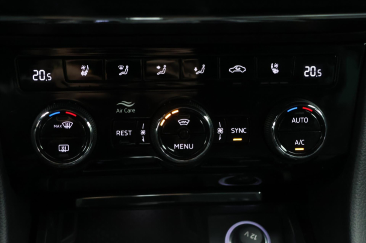 Škoda Superb 2,0 TDI 110kW DSG L&K DPH 1.Maj.